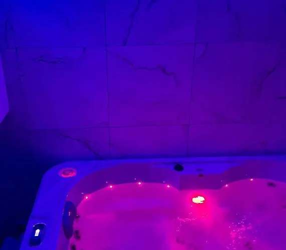 Love hotel Time Capsule