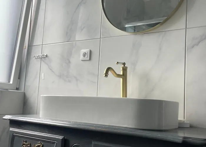 Time Capsule Love hotel